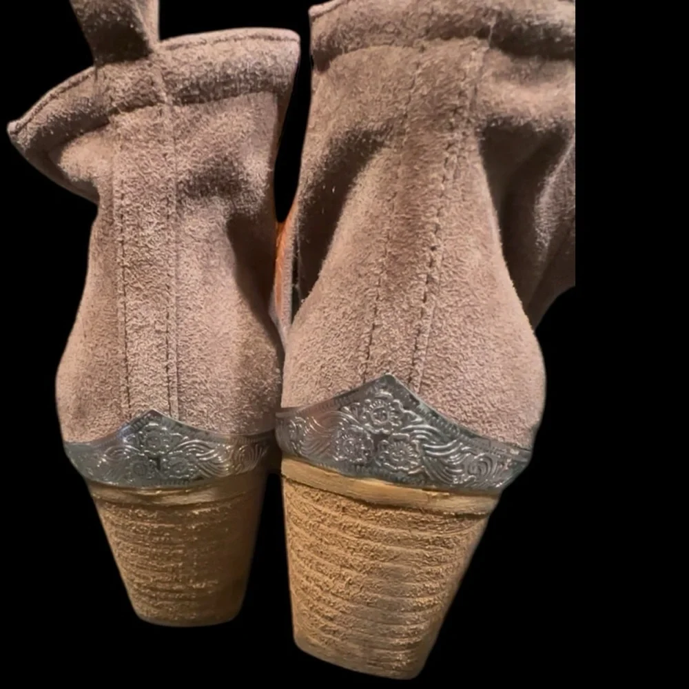 JEFFREY CAMPBELL CROMWELL SLIT TAUPE BOOTIES 7.5